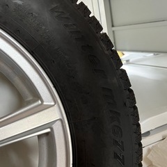 スパイクタイヤ　ホイール付き　4本セット　日産ノート使用の画像