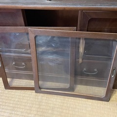 古い木のレトロな収納の画像