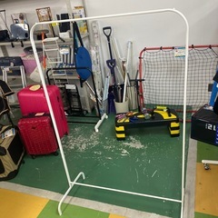 R77 IKEAハンガーラックの画像