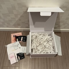 DIOR 箱と試供品の画像