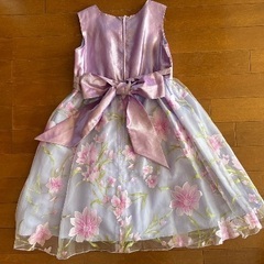 子ども服　ドレスの画像