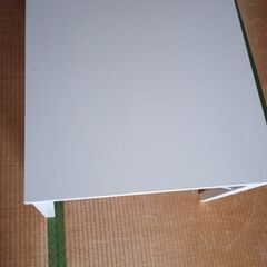 こたつ　処分予定　60×60 　本体とコードのみの画像