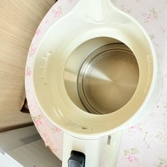 電気ケトル の画像