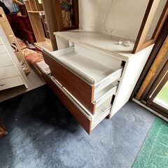 Blum ブルム 食器棚 キッチンボードの画像