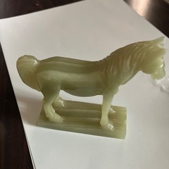 馬の置物 翡翠風 飾り物 インテリア 縁起物の画像