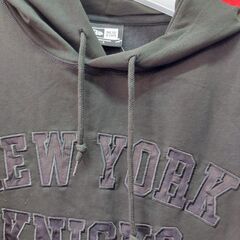 New era team hoodysの画像