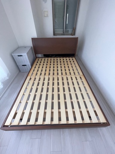 ベッドフレーム　ダブル