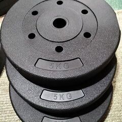 ダンベルセットオマケつき無料で差し上げます。玄関口まで取りに来てください。の画像
