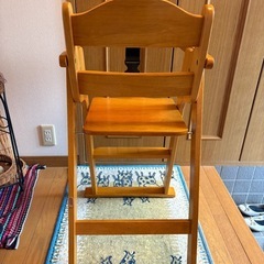 中古　木製ハイチェア　おまけ付きの画像