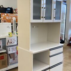 A-364【リユースのサカイ野々市店】ジモティ来店特価‼ 食器棚　3枚扉　白　木目調　※クリーニング済みの画像