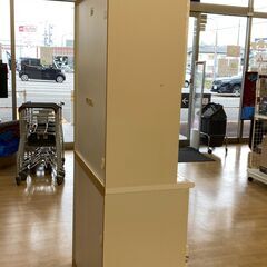 A-364【リユースのサカイ野々市店】ジモティ来店特価‼ 食器棚　3枚扉　白　木目調　※クリーニング済みの画像