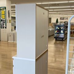 A-364【リユースのサカイ野々市店】ジモティ来店特価‼ 食器棚　3枚扉　白　木目調　※クリーニング済みの画像
