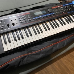 電子ピアノ ROLAND JUNO Di 61鍵盤ケース付きの画像