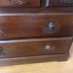 アンティークチェストの画像