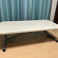 昇降テーブルの画像