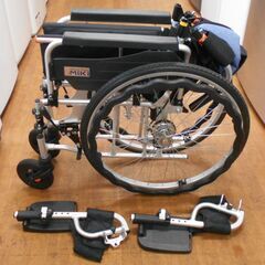 ♪MIKI/ミキ 自走式車椅子 JTN-3 肘掛け跳ね上げ ステップ取り外し可♪の画像