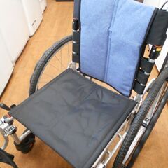 ♪MIKI/ミキ 自走式車椅子 JTN-3 肘掛け跳ね上げ ステップ取り外し可♪の画像