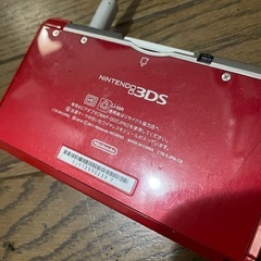 ニンテンドー　3DS レッド　本体の画像