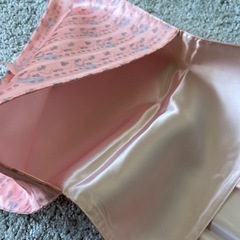 サテン花柄ポーチ　リボン付き　仕分け用の画像