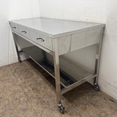 ステンレス　業務用　作業台　引き出し　キャスター付き　厨房　飲食店　W１５００ｘD６００ｘＨ８００ｍｍ
の画像
