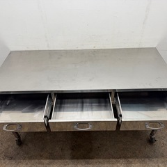 ステンレス　業務用　作業台　引き出し　キャスター付き　厨房　飲食店　W１５００ｘD６００ｘＨ８００ｍｍ
の画像