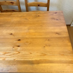 IKEA木製ダイニングテーブル椅子4脚セットの画像