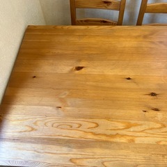 IKEA木製ダイニングテーブル椅子4脚セットの画像