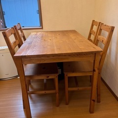 IKEA木製ダイニングテーブル椅子4脚セットの画像