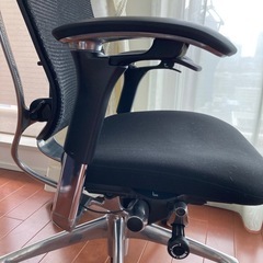 オカムラ　オフィスチェア　コンテッサの画像