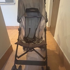B型ベビーカーの画像