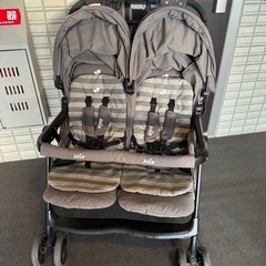 joie 双子用ベビーカー レインカバー
付きの画像