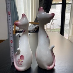 猫の陶器の置物の画像