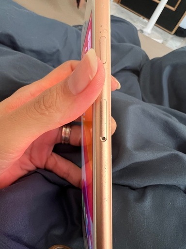 iPhone8 64G SIMロック解除済み