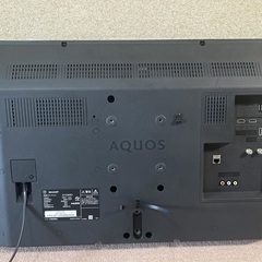 【美品】シャープ　アクオス　AQUOS ３２V　壁取り付けキット付きの画像