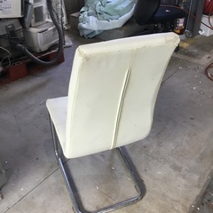 【中古】1人掛けソファー１台（白色／レザー調／ハイバックチェア）お譲りします！の画像