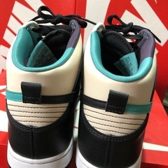 ナイキ ダンクハイ EMB Pearl White and Washed Tealの画像
