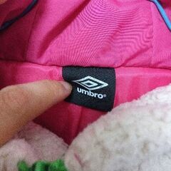 umbro フリースジャケット フード付き クリーム色の画像