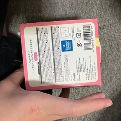 キティちゃんハンドタオル＆ハンドクリームの画像