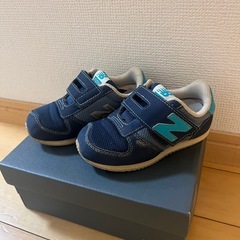 子供靴　ニューバランス　15cm ネイビーの画像
