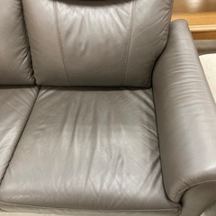 取りに来れる方限定！ニトリの2人掛けソファです！の画像