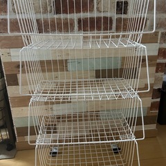収納ラックの画像