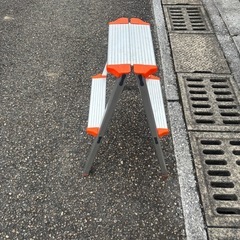 脚立の画像