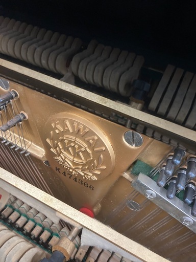 【ジモティー割引で最大15％OFF⭐️】 【ジャンク品】KAWAI　アップライトピアノ　KU-1D　椅子付き