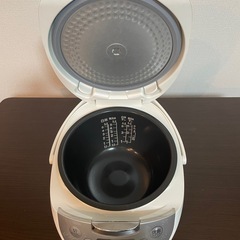 TOSHIBA IH炊飯器 5.5合炊き の画像