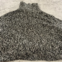 エイチアンドエム　H &M ニット　セーター　サイズM 身幅52、総丈42、袖丈64センチの画像
