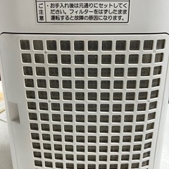 H2510-436 SHARP  セラミックファンヒーター  HX-RS1-W 動作確認済み 2022年製 キズ 汚れあり、の画像