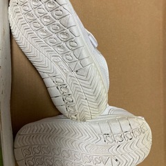 1度使用のみ　アシックス ベビーシューズ 13cm ホワイトの画像