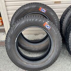 ブリヂストン BLIZZAK VRX2Z 185/65R15 スタッドレスタイヤ 4本セット 2022/11製の画像