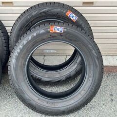 ブリヂストン BLIZZAK VRX2Z 185/65R15 スタッドレスタイヤ 4本セット 2022/11製の画像