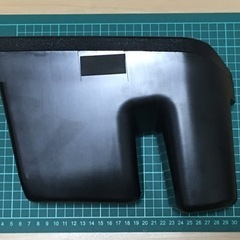 アルファード30系 ゴミ箱（運転席ドア収納ボックス部）の画像